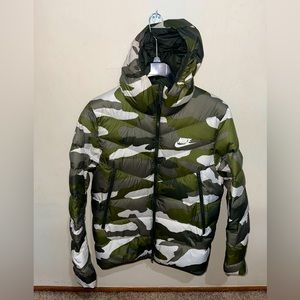 Nike Sportswear Windrunner hooded Jacket Camouflage  Size:Large